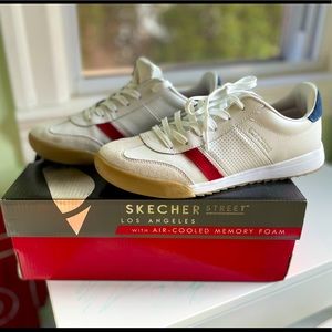 SKETCHERS - Casual athleisure EUC - Womens 10